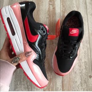 air max qs meaning